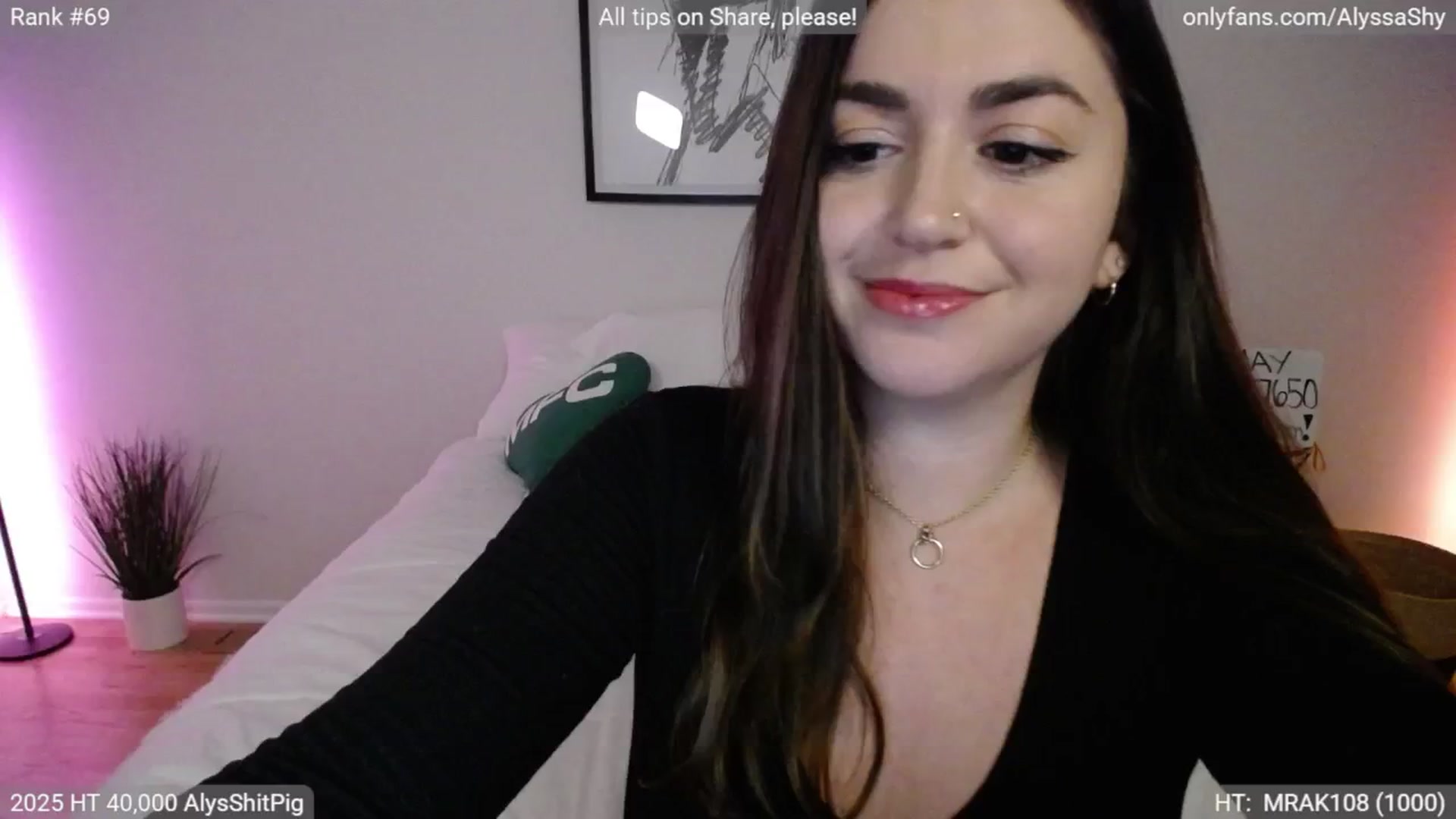 Gallery image thumbnail from AlyssaShy's myfreecams stream on, 05/30/2025, 24:37 image 16 of 20