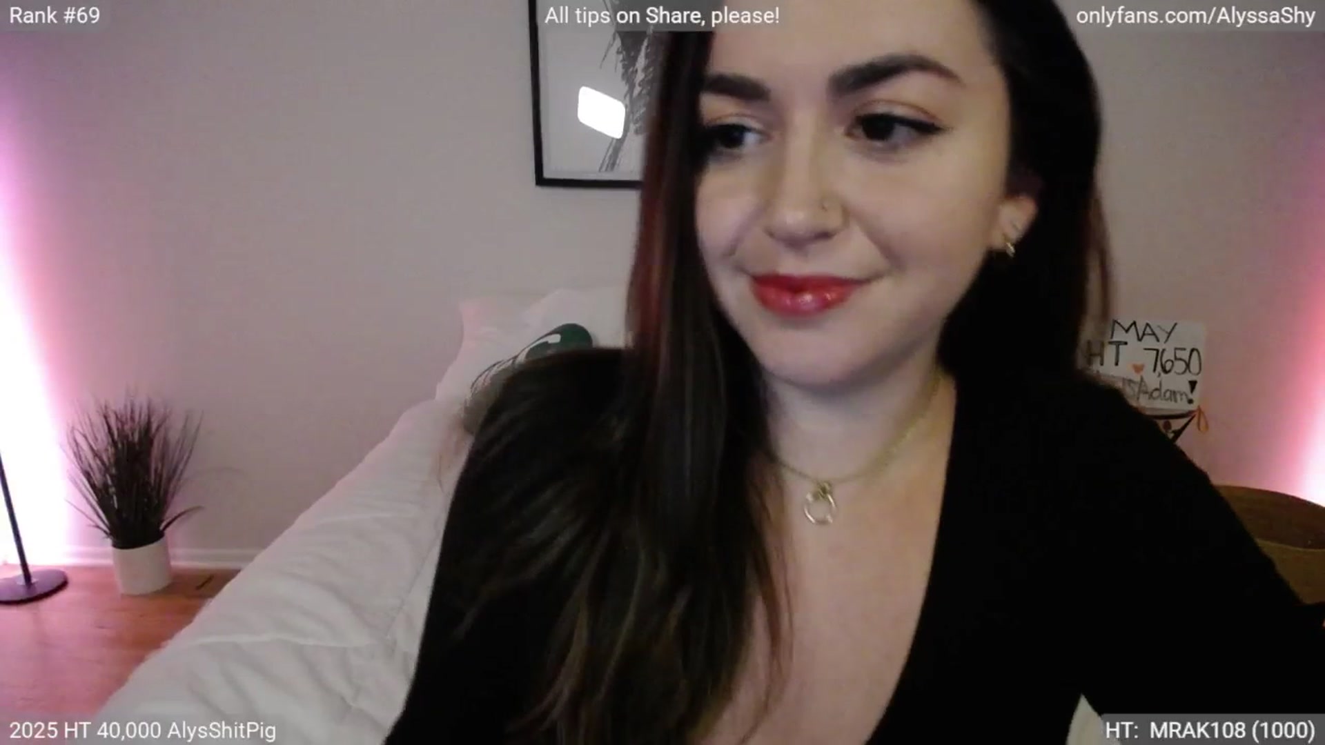 Gallery image thumbnail from AlyssaShy's myfreecams stream on, 05/30/2025, 24:37 image 20 of 20