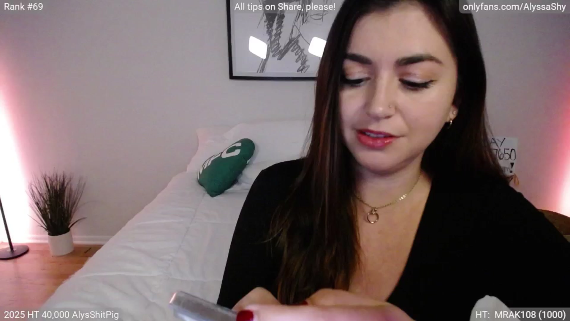 Gallery image thumbnail from AlyssaShy's myfreecams stream on, 05/30/2025, 24:37 image 11 of 20