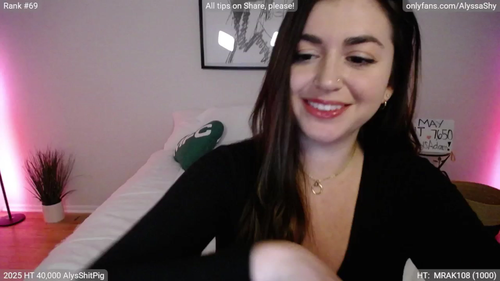 Gallery image thumbnail from AlyssaShy's myfreecams stream on, 05/30/2025, 24:37 image 13 of 20