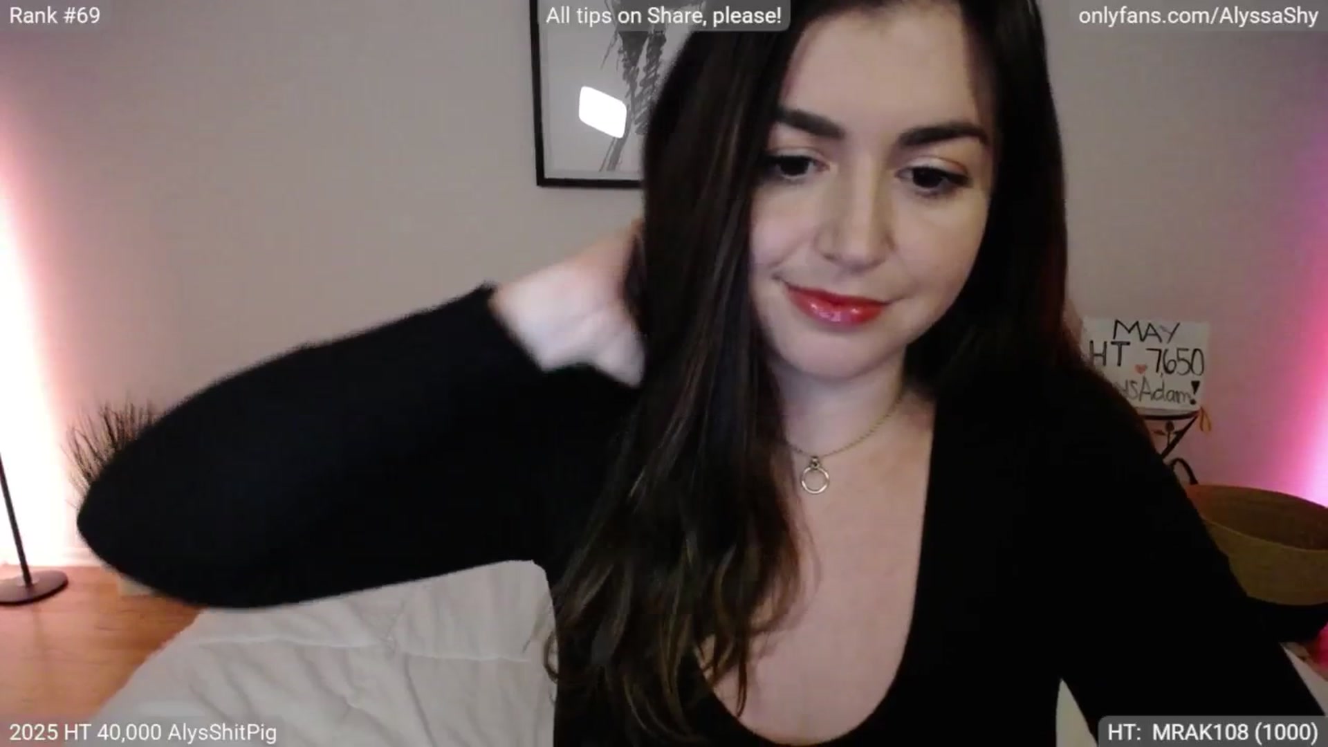 Gallery image thumbnail from AlyssaShy's myfreecams stream on, 05/30/2025, 24:37 image 19 of 20