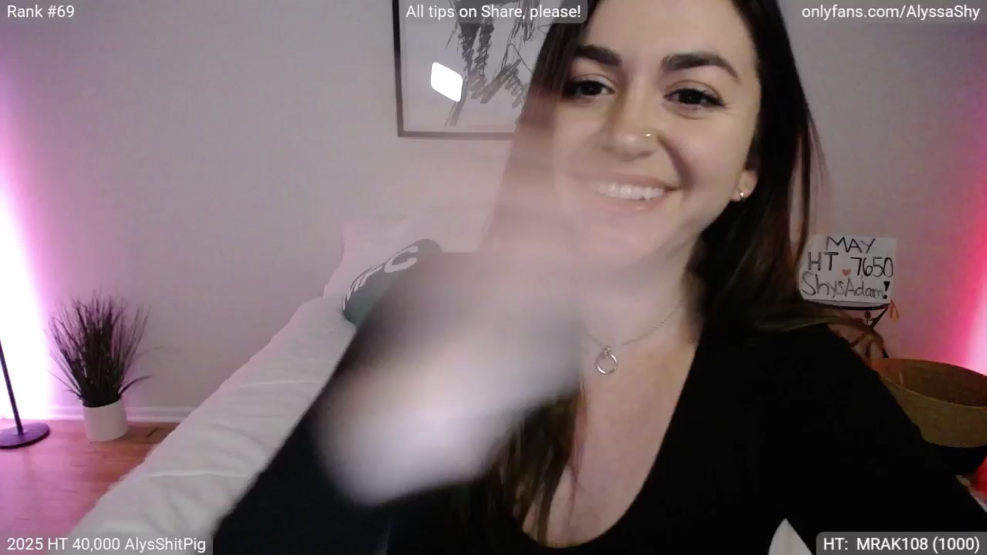 Gallery image thumbnail from AlyssaShy's myfreecams stream on, 05/30/2025, 24:37 image 14 of 20