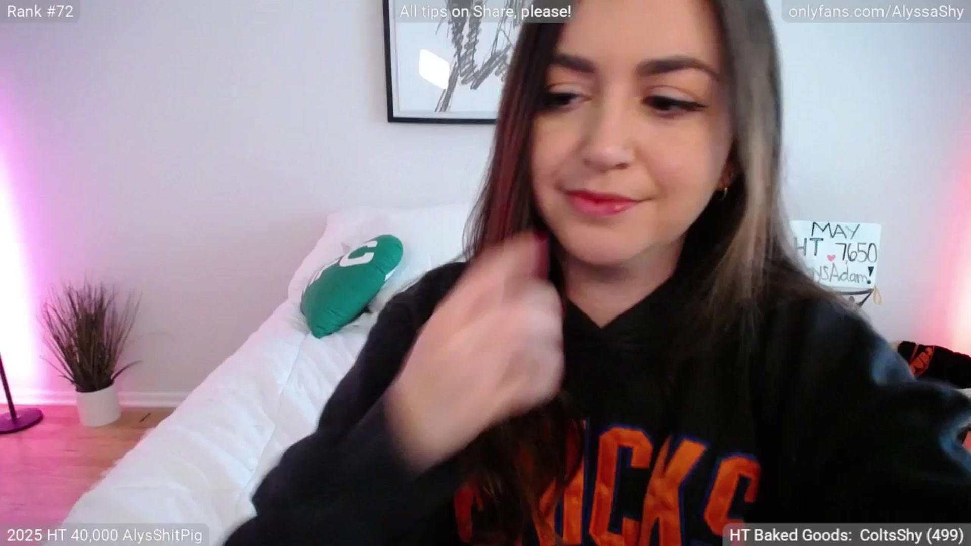 Gallery image thumbnail from AlyssaShy's myfreecams stream on, 05/31/2025, 23:58 image 3 of 20