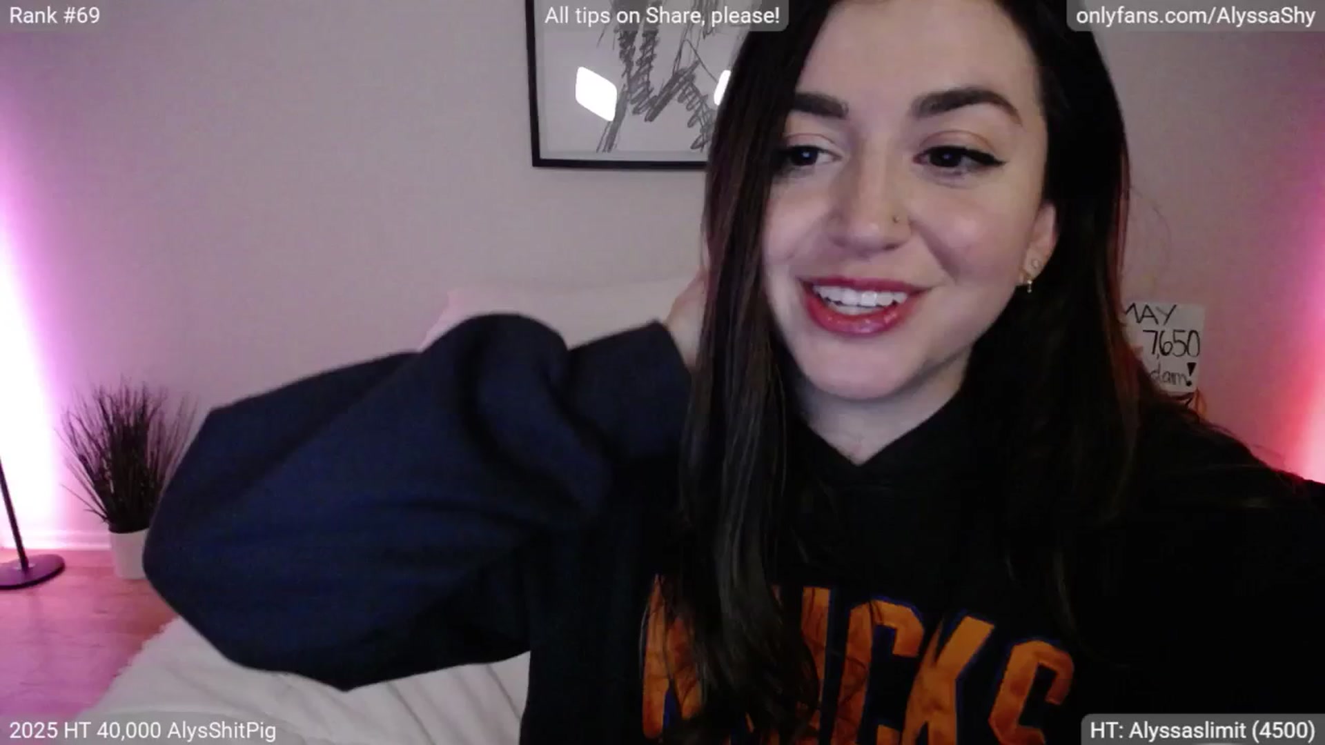 Gallery image thumbnail from AlyssaShy's myfreecams stream on, 06/01/2025, 04:35 image 10 of 20