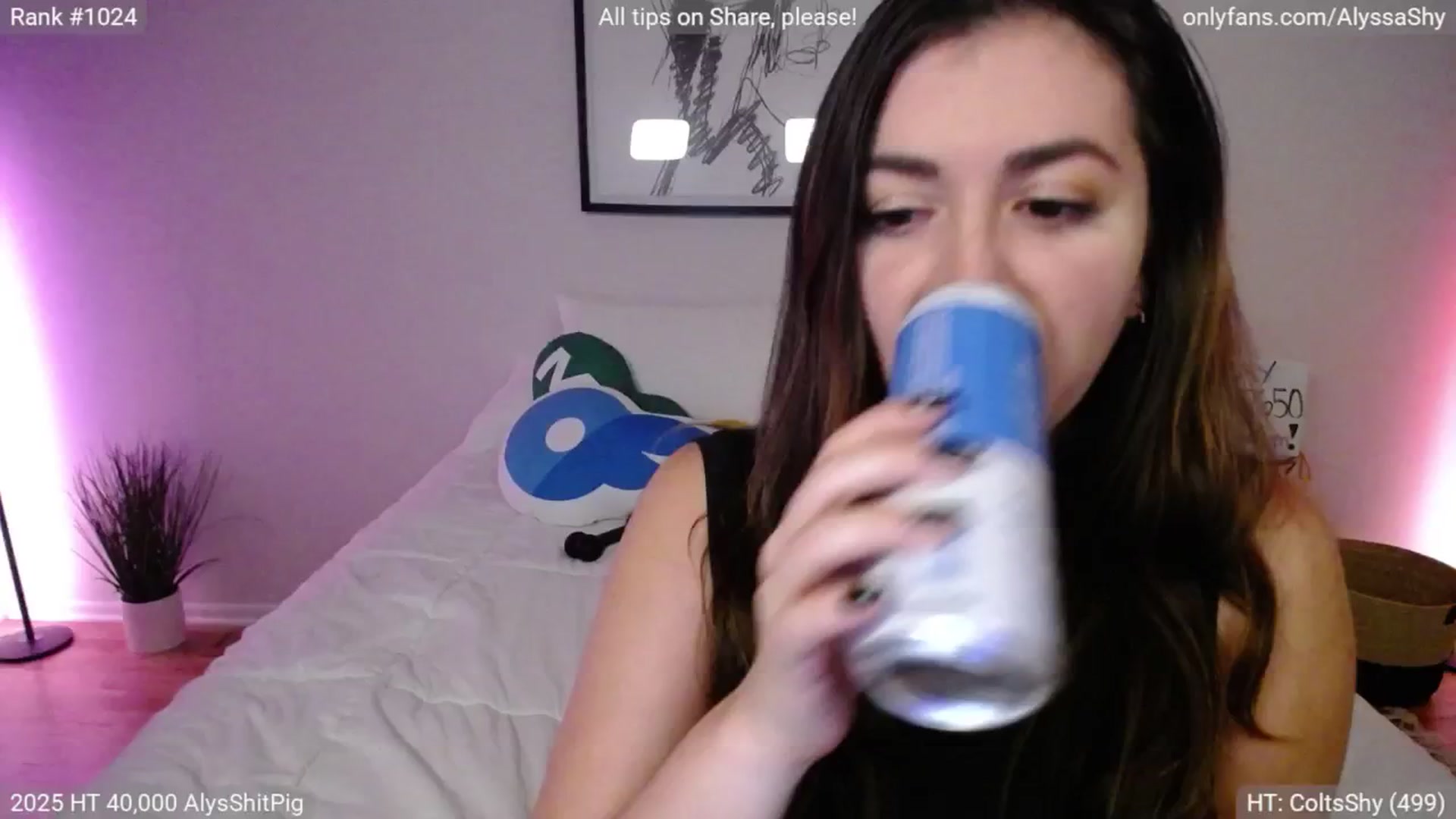 Gallery image thumbnail from AlyssaShy's myfreecams stream on, 06/21/2025, 01:03 image 14 of 20