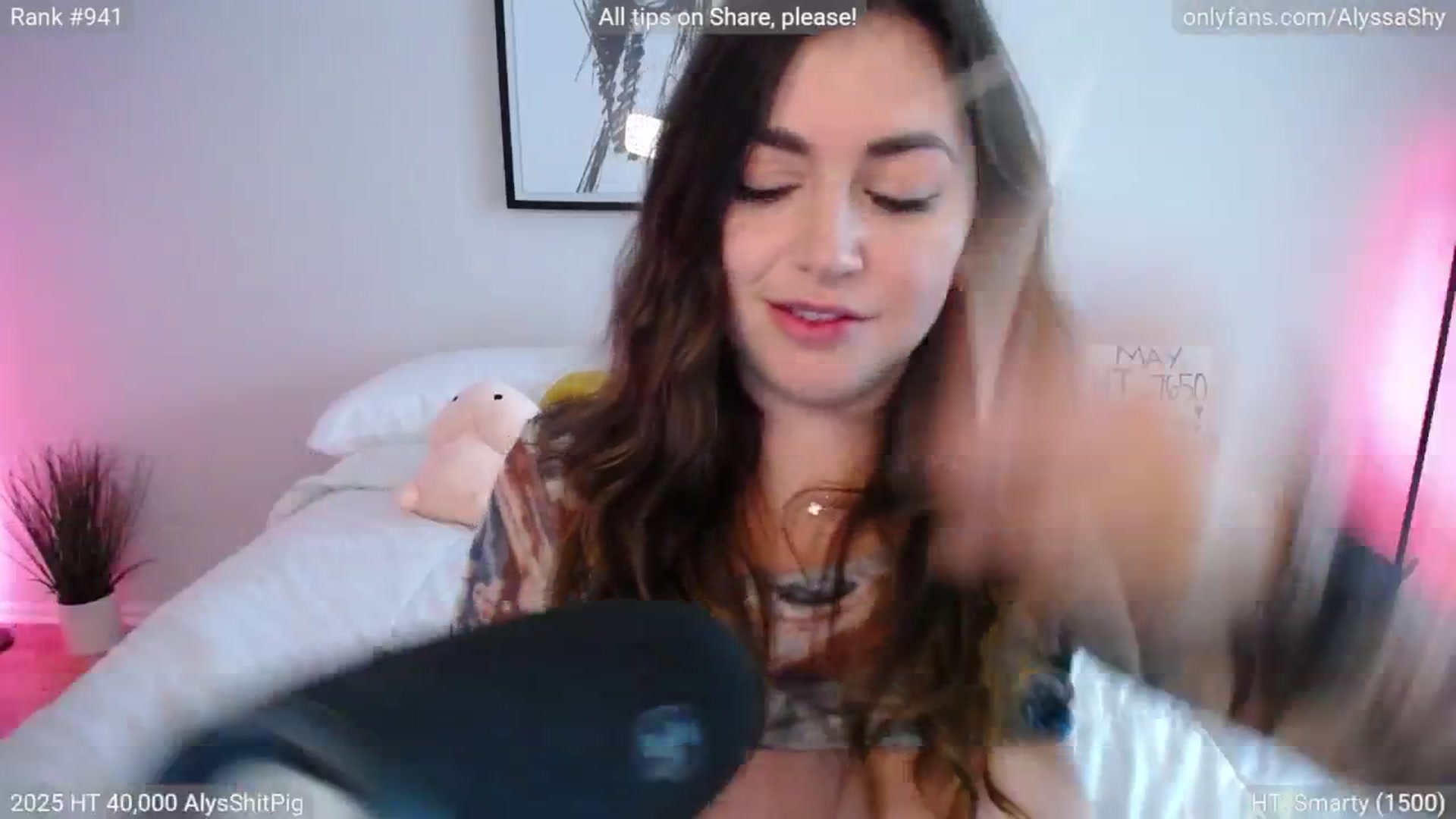 Gallery image thumbnail from AlyssaShy's myfreecams stream on, 06/22/2025, 22:23 image 9 of 20