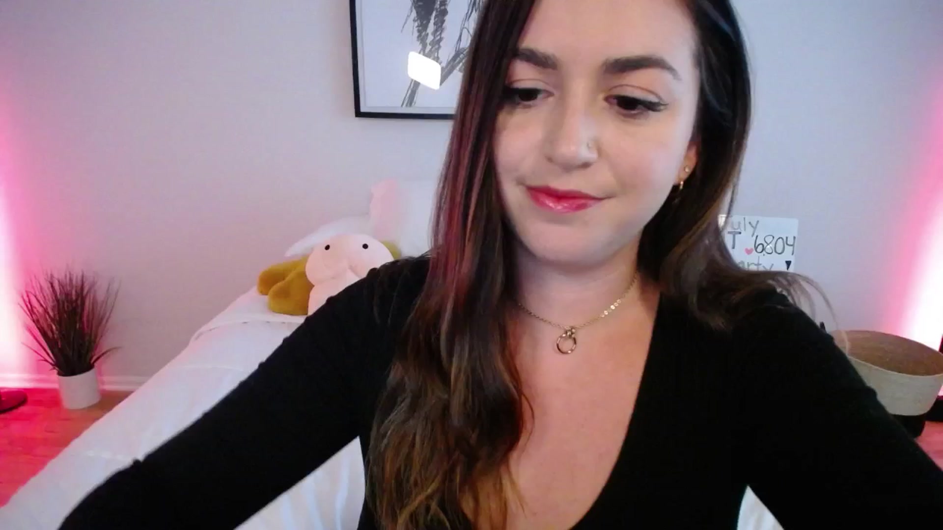 Gallery image thumbnail from AlyssaShy's myfreecams stream on, 07/17/2025, 22:55 image 8 of 20