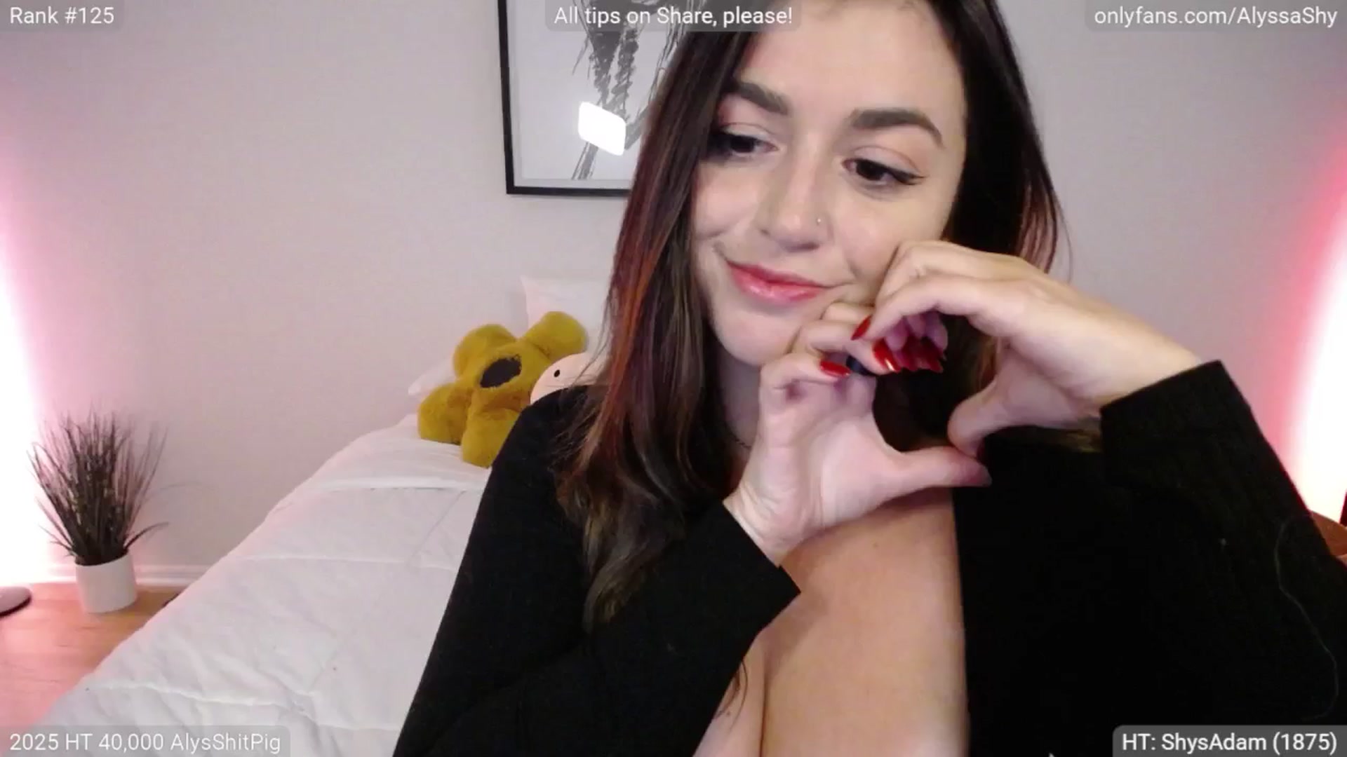 Gallery image thumbnail from AlyssaShy's myfreecams stream on, 07/18/2025, 24:08 image 18 of 20
