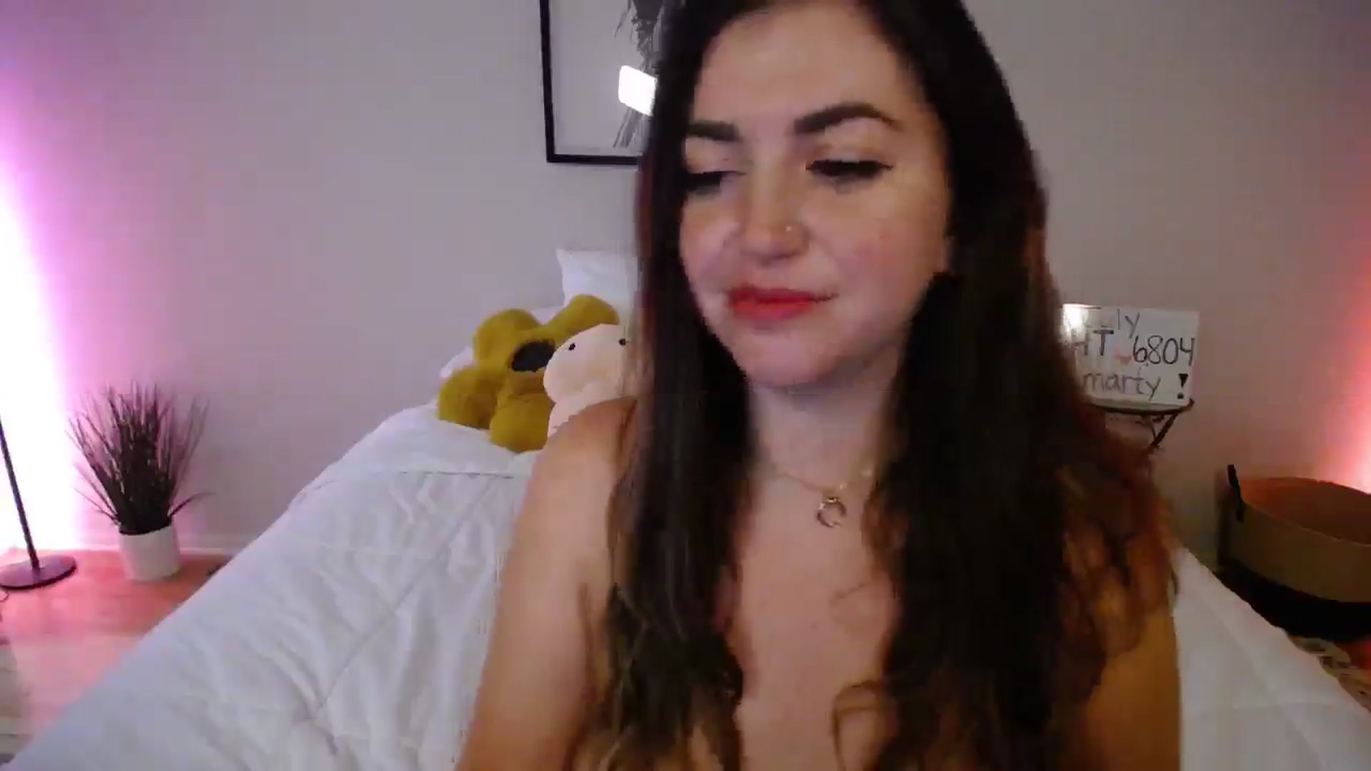 Gallery image thumbnail from AlyssaShy's myfreecams stream on, 07/24/2025, 05:27 image 17 of 20