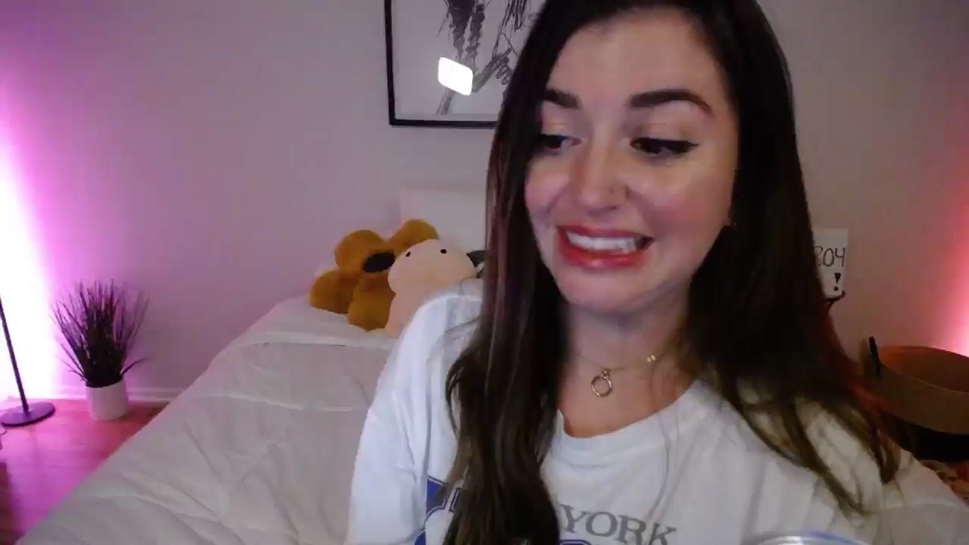 Gallery image thumbnail from AlyssaShy's myfreecams stream on, 07/24/2025, 05:27 image 20 of 20