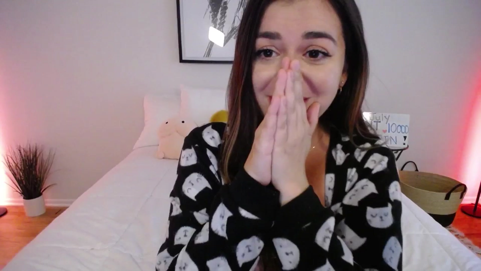 Gallery image thumbnail from AlyssaShy's myfreecams stream on, 07/27/2025, 22:18 image 16 of 20