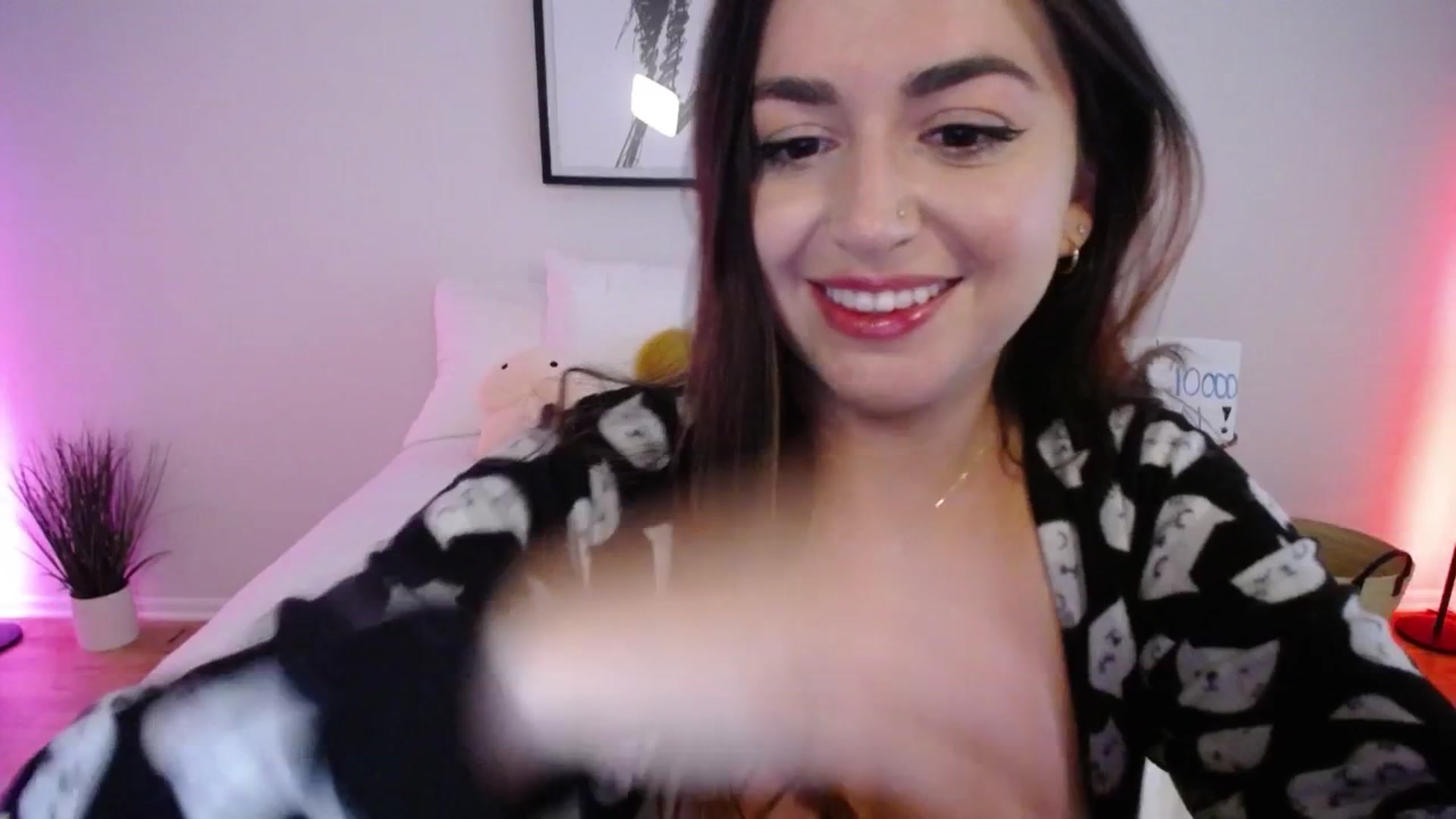 Gallery image thumbnail from AlyssaShy's myfreecams stream on, 07/27/2025, 22:18 image 14 of 20