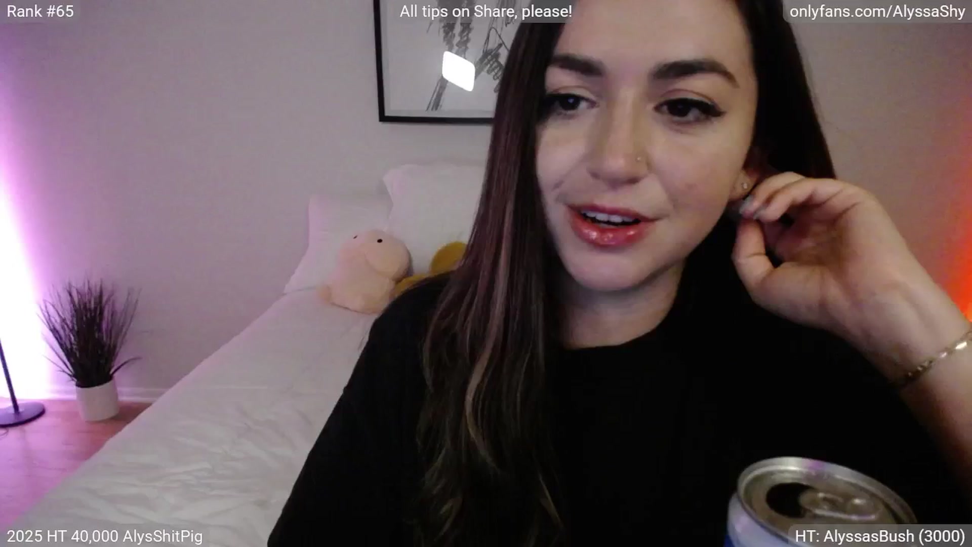 Gallery image thumbnail from AlyssaShy's myfreecams stream on, 08/03/2025, 03:59 image 10 of 20