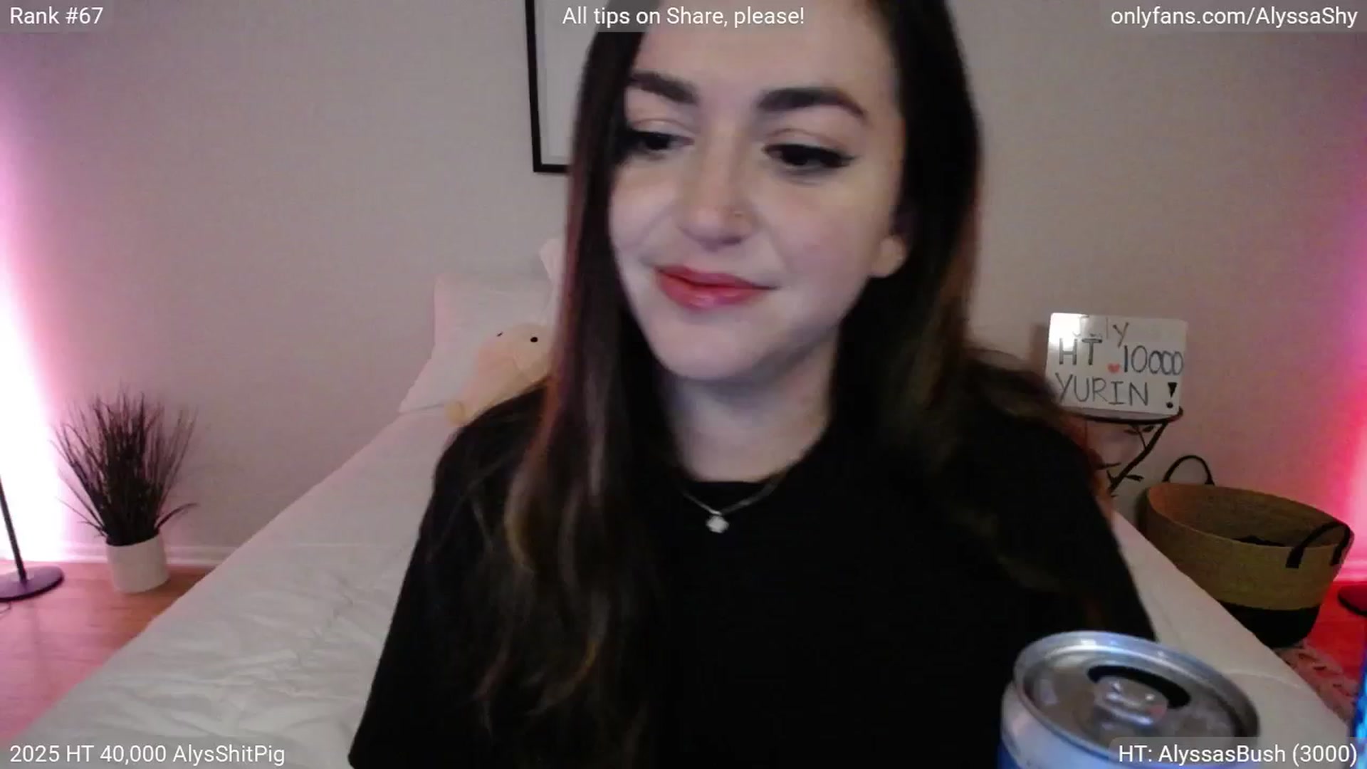 Gallery image thumbnail from AlyssaShy's myfreecams stream on, 08/03/2025, 03:59 image 15 of 20