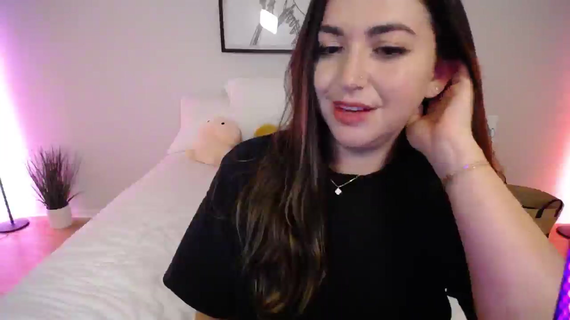 Gallery image thumbnail from AlyssaShy's myfreecams stream on, 08/03/2025, 04:53 image 2 of 20
