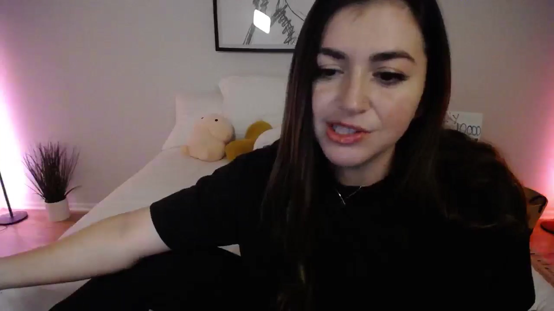 Gallery image thumbnail from AlyssaShy's myfreecams stream on, 08/03/2025, 04:53 image 17 of 20