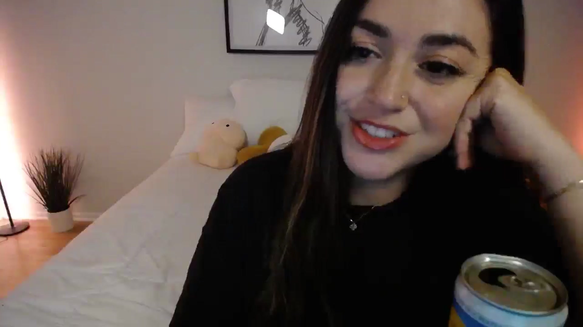 Gallery image thumbnail from AlyssaShy's myfreecams stream on, 08/03/2025, 04:53 image 13 of 20