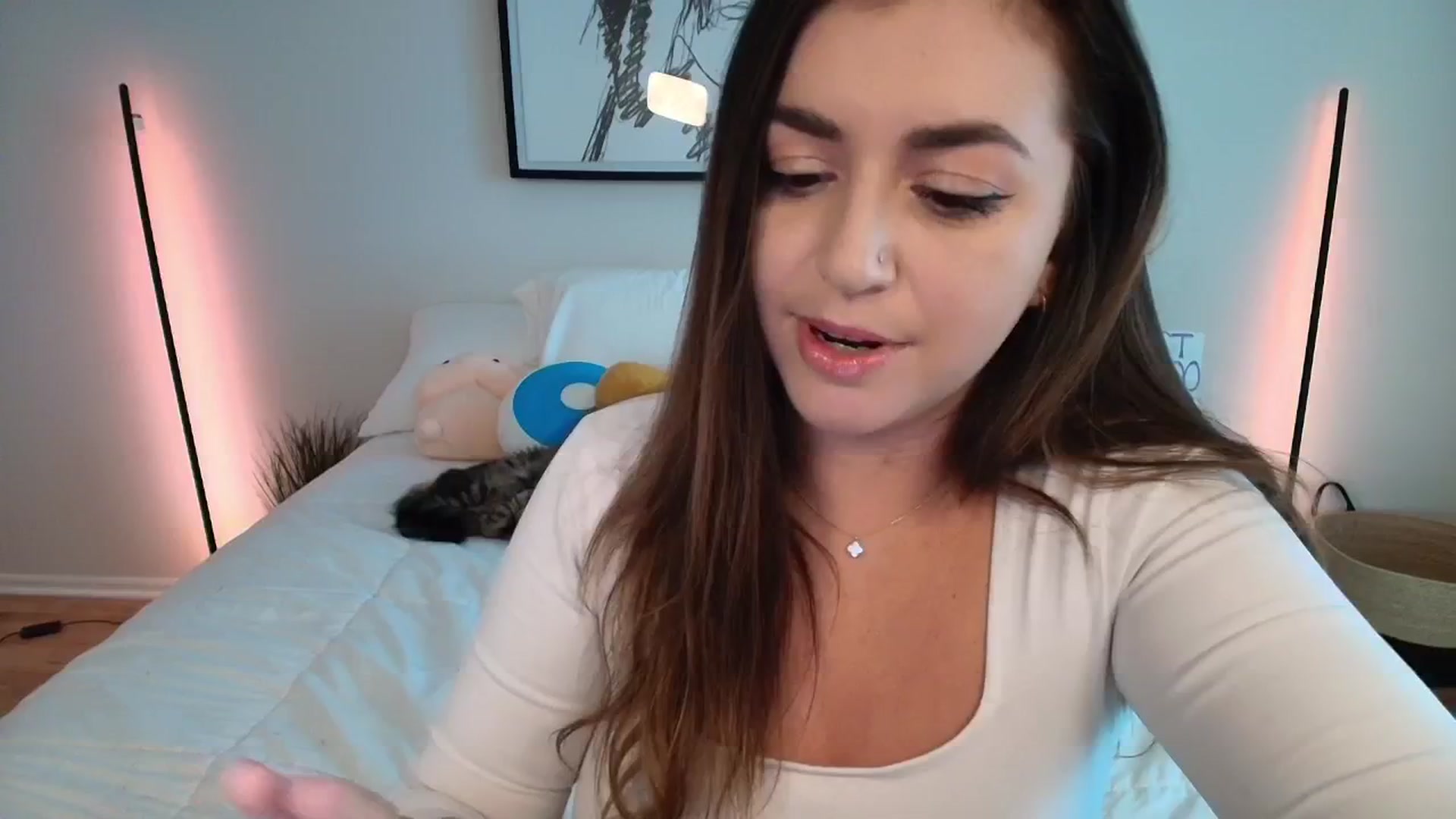 Gallery image thumbnail from AlyssaShy's myfreecams stream on, 08/17/2025, 21:54 image 8 of 20