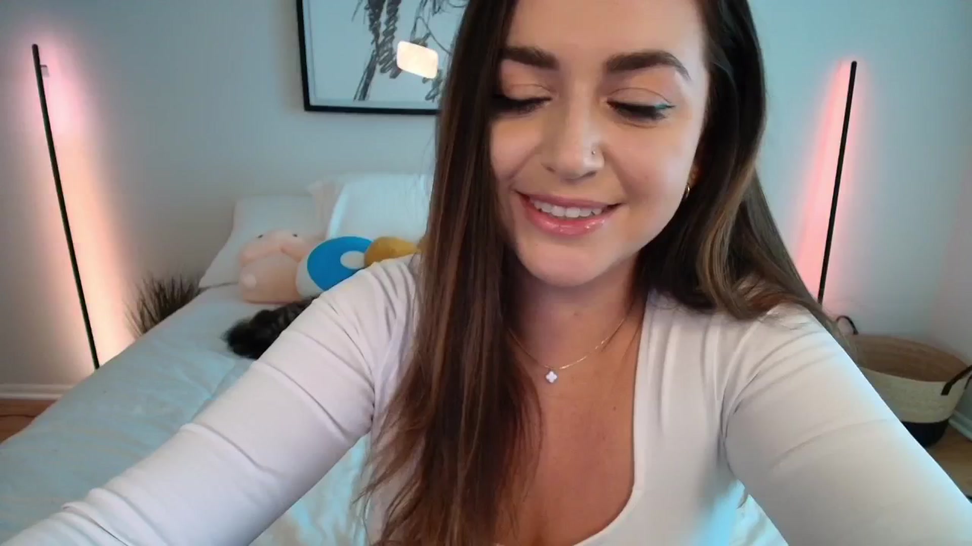 Gallery image thumbnail from AlyssaShy's myfreecams stream on, 08/17/2025, 21:54 image 5 of 20