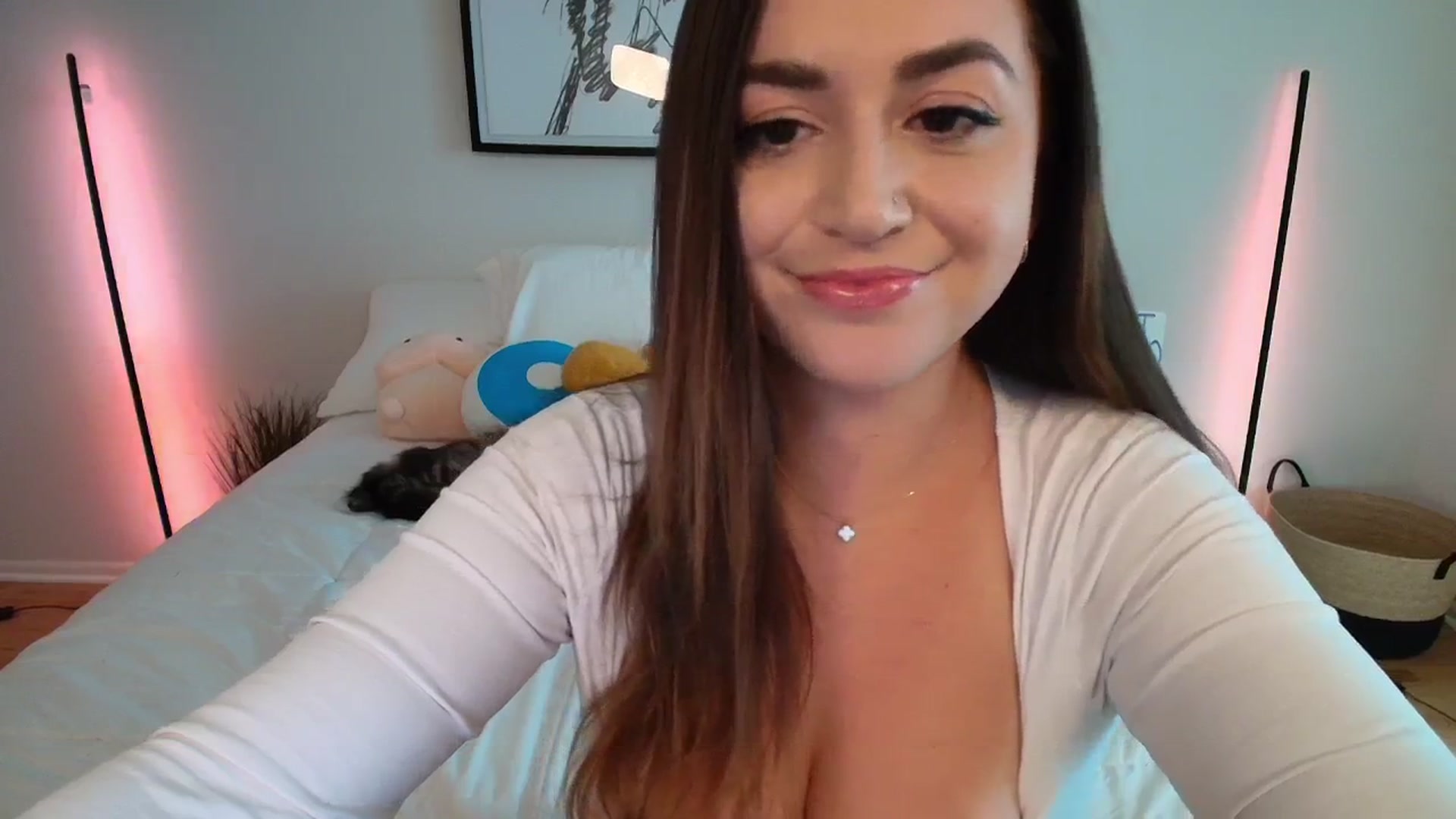 Gallery image thumbnail from AlyssaShy's myfreecams stream on, 08/17/2025, 21:54 image 15 of 20