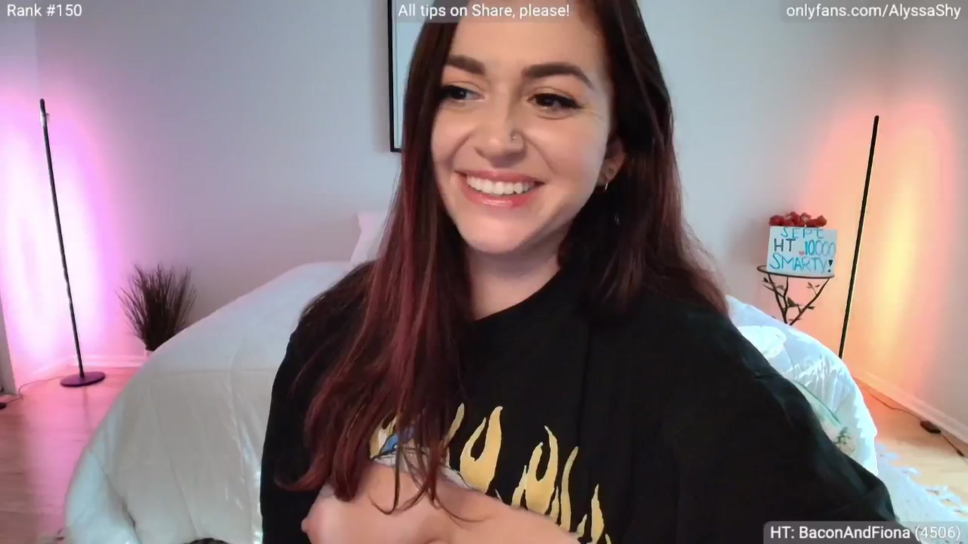 Gallery image thumbnail from AlyssaShy's myfreecams stream on, 09/28/2025, 20:56 image 17 of 20