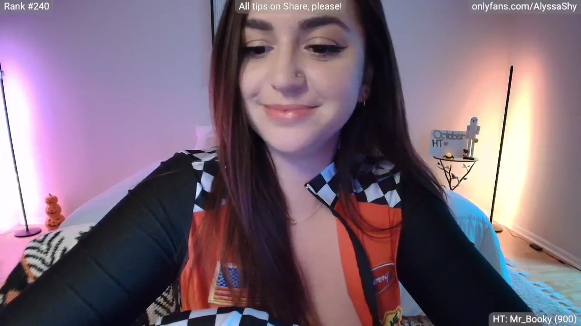 Gallery image thumbnail from AlyssaShy's myfreecams stream on, 10/01/2025, 22:37 image 14 of 20