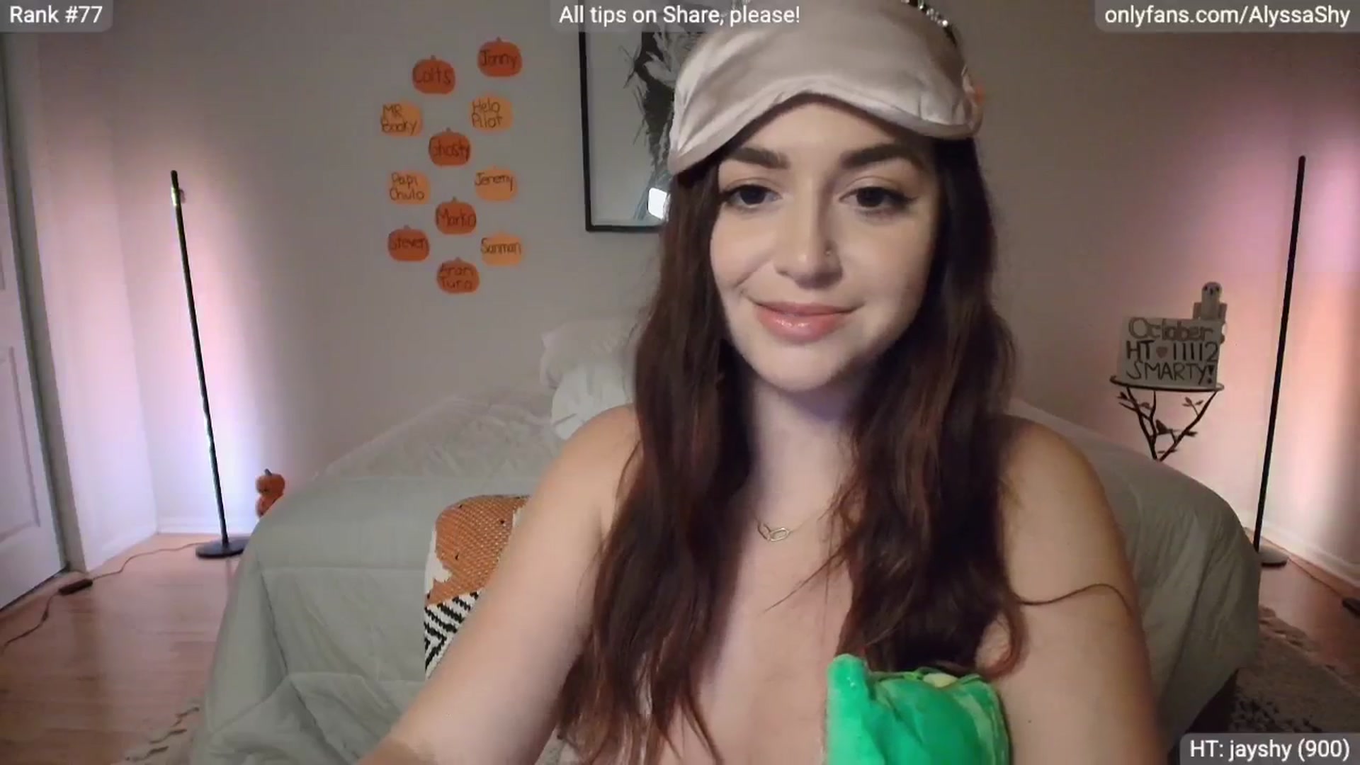 Gallery image thumbnail from AlyssaShy's myfreecams stream on, 10/17/2025, 23:54 image 12 of 20