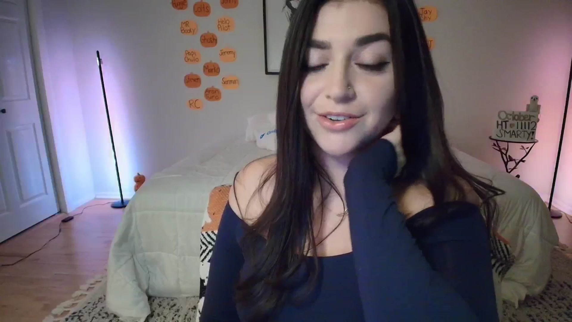 Gallery image thumbnail from AlyssaShy's myfreecams stream on, 10/22/2025, 23:34 image 13 of 20