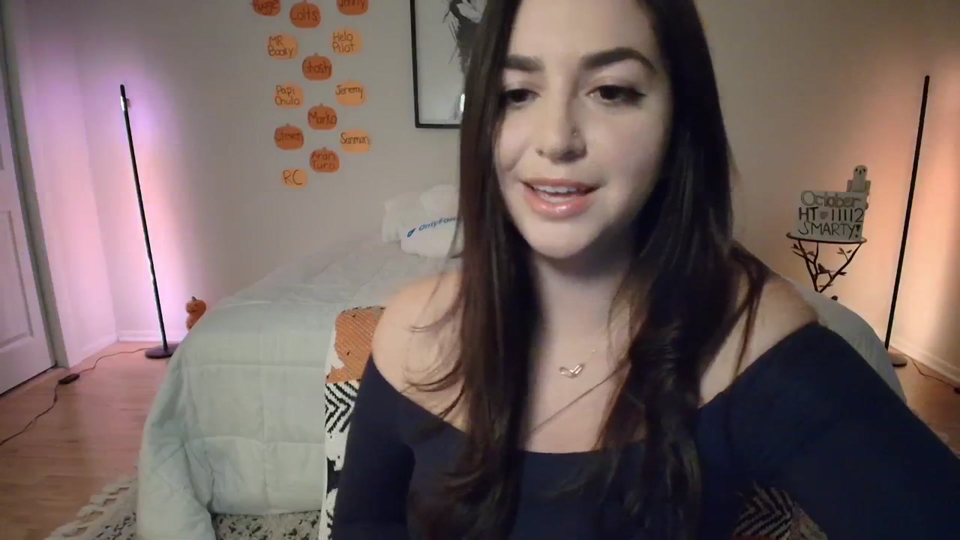 Gallery image thumbnail from AlyssaShy's myfreecams stream on, 10/22/2025, 23:34 image 3 of 20