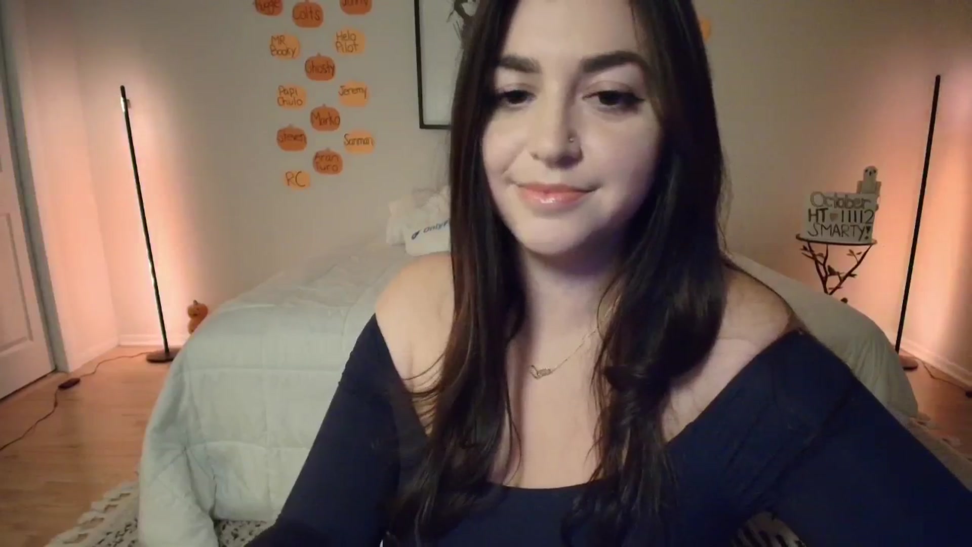 Gallery image thumbnail from AlyssaShy's myfreecams stream on, 10/22/2025, 23:34 image 4 of 20