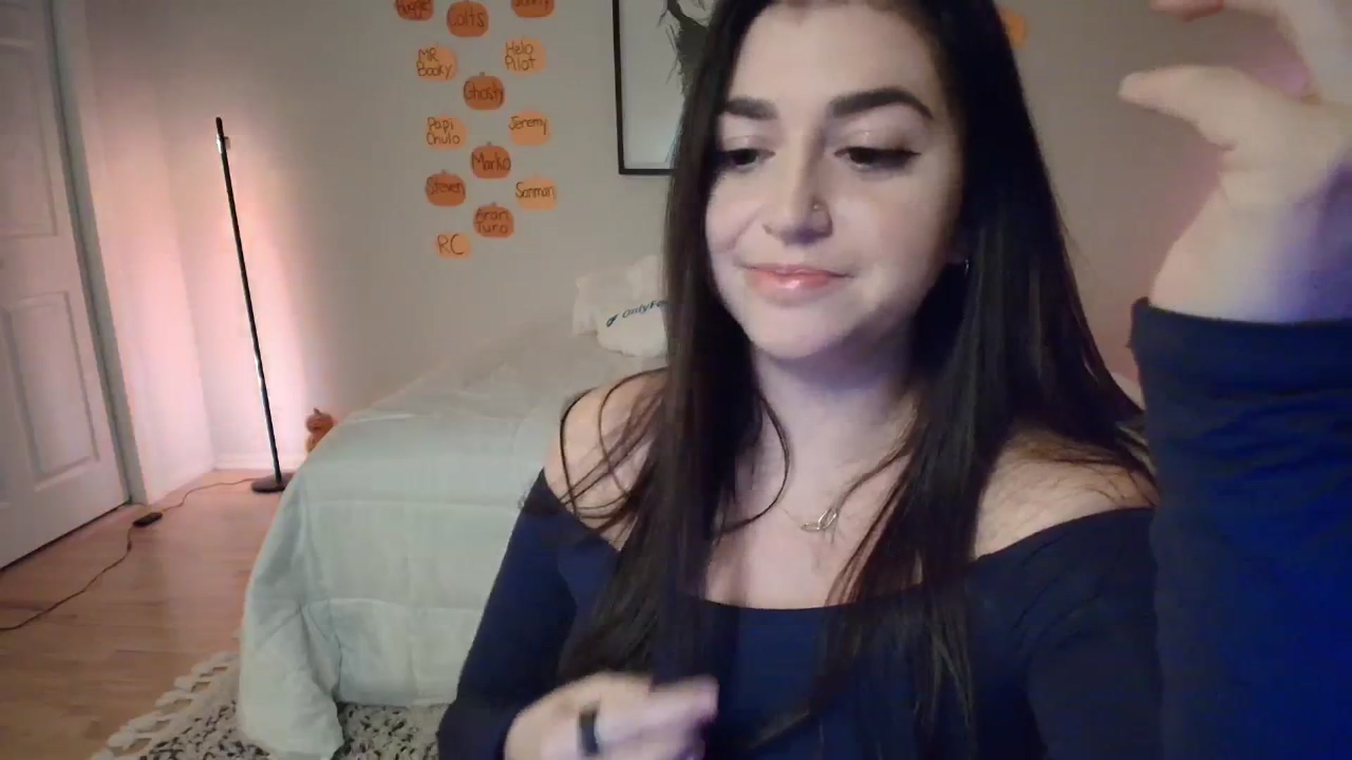 Gallery image thumbnail from AlyssaShy's myfreecams stream on, 10/22/2025, 23:34 image 11 of 20