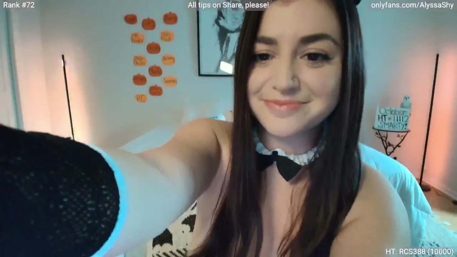 Gallery image thumbnail from AlyssaShy's myfreecams stream on, 10/24/2025, 21:27 image 17 of 20