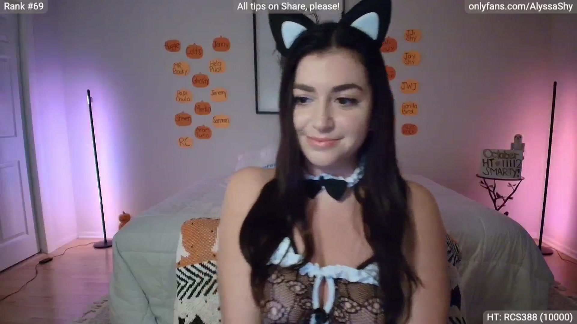 Gallery image thumbnail from AlyssaShy's myfreecams stream on, 10/24/2025, 22:43 image 15 of 20