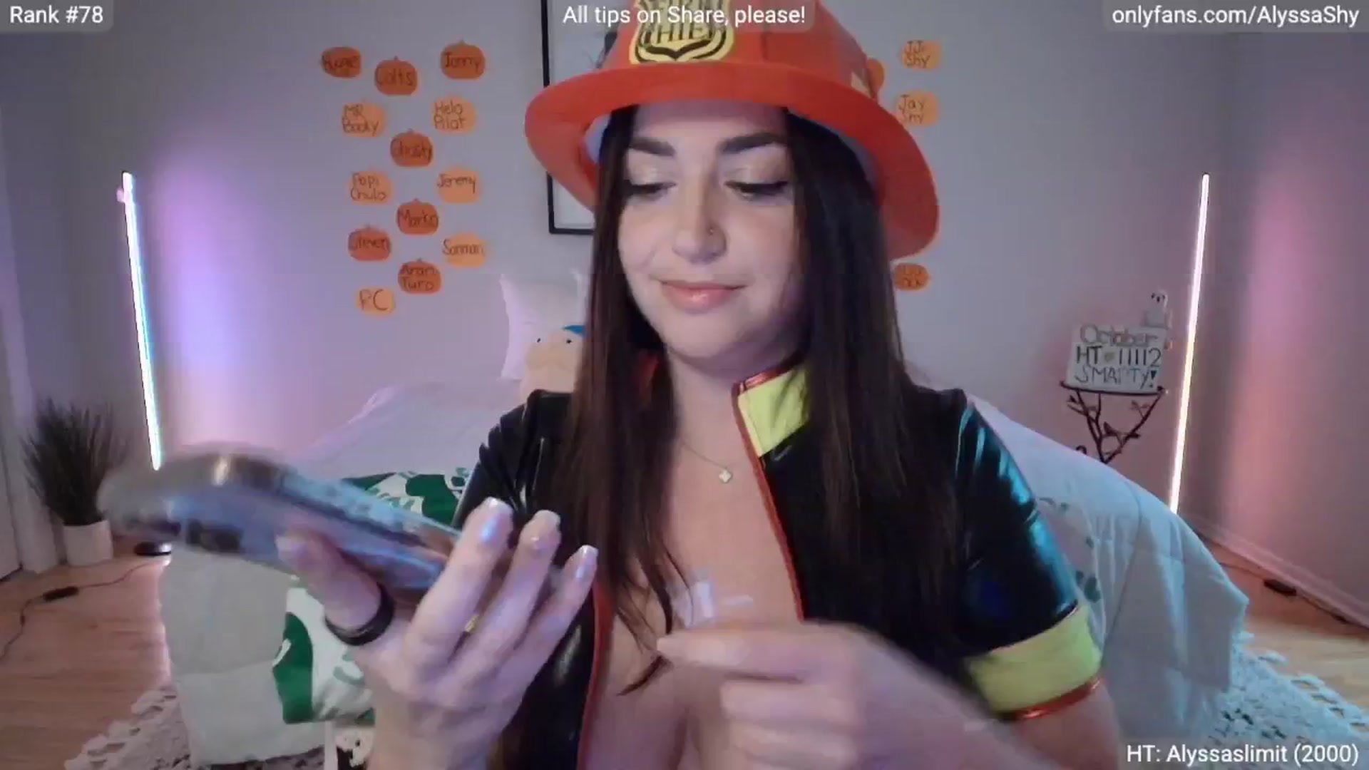 Gallery image thumbnail from AlyssaShy's myfreecams stream on, 10/30/2025, 22:58 image 5 of 20