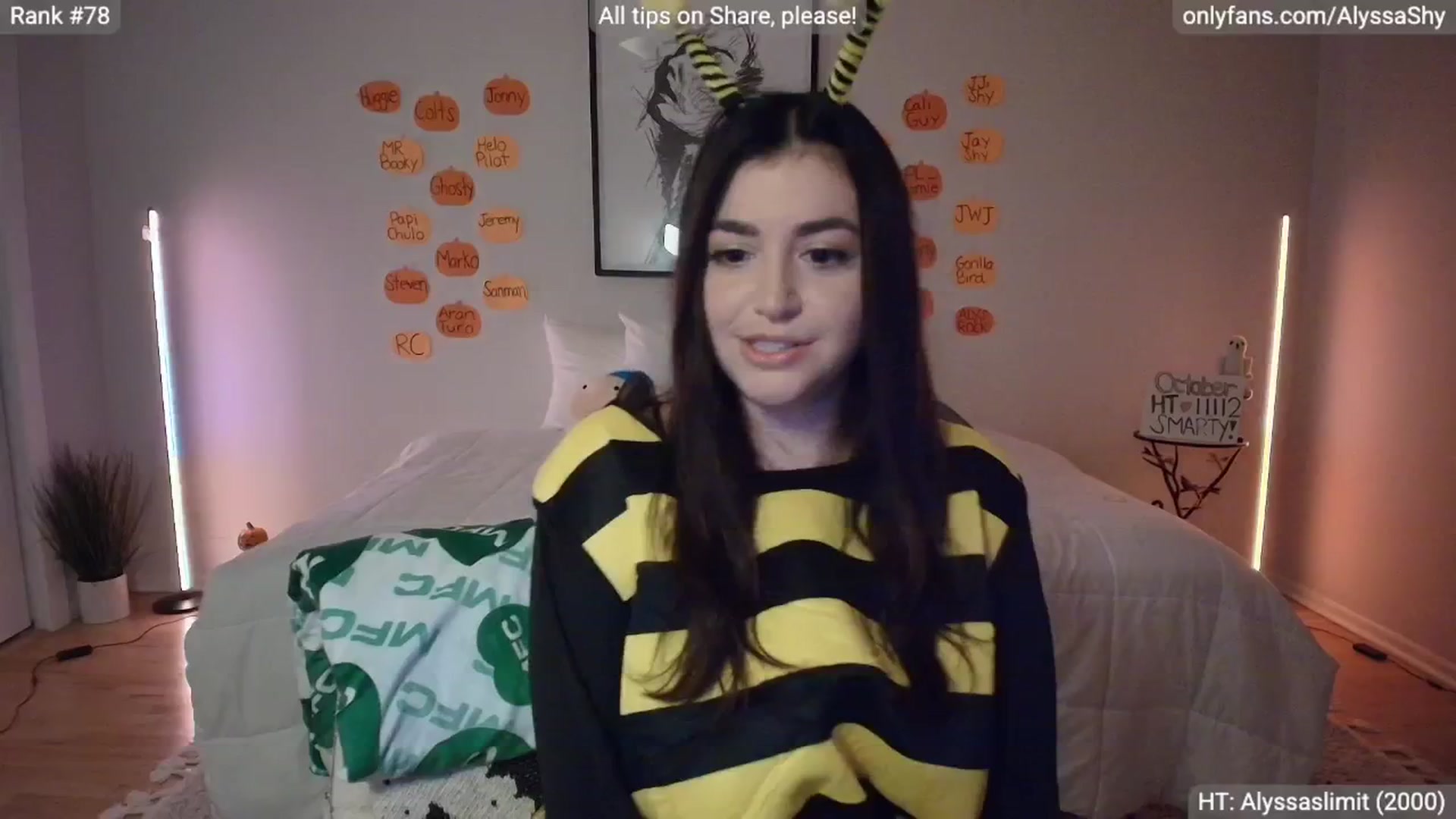 Gallery image thumbnail from AlyssaShy's myfreecams stream on, 10/30/2025, 22:58 image 17 of 20