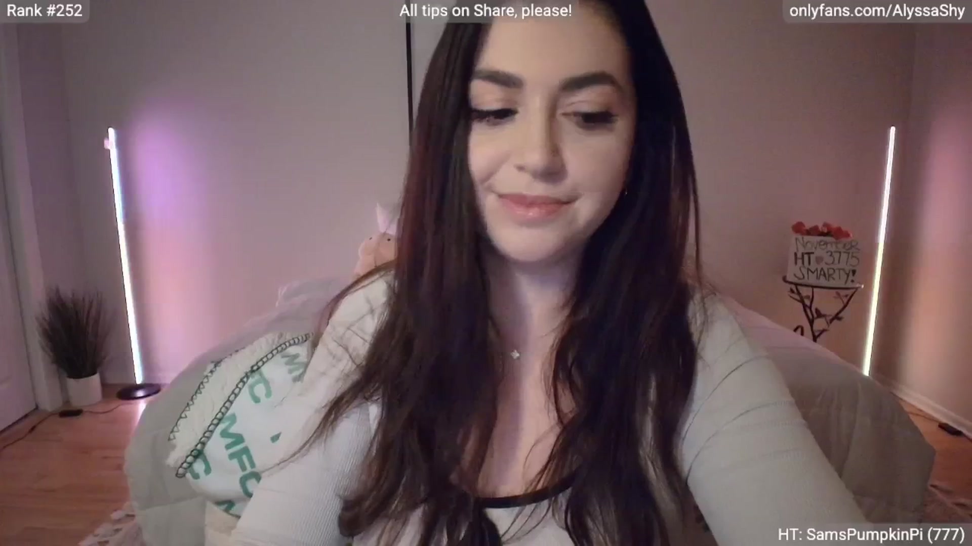 Gallery image thumbnail from AlyssaShy's myfreecams stream on, 11/13/2025, 02:58 image 12 of 20