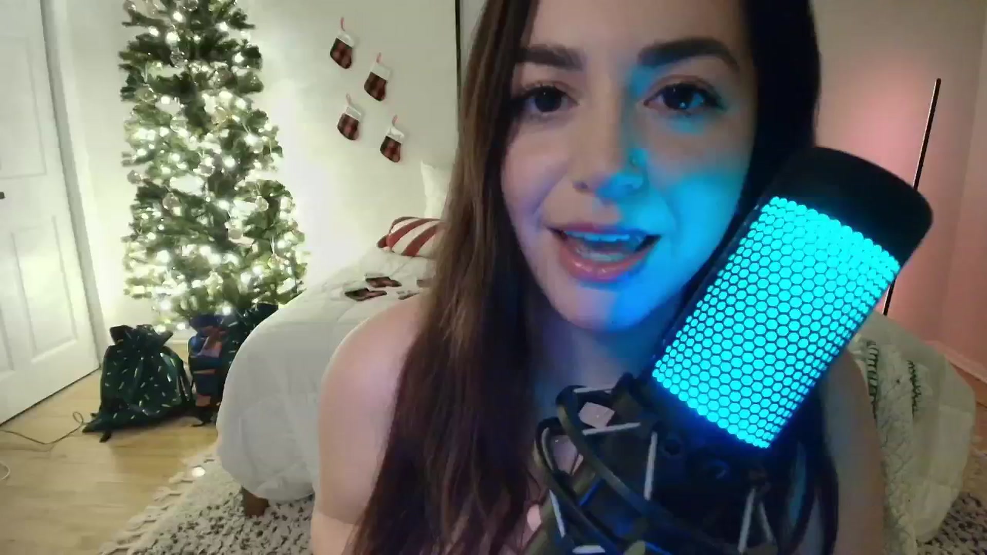 Gallery image thumbnail from AlyssaShy's myfreecams stream on, 12/07/2025, 05:40 image 8 of 20