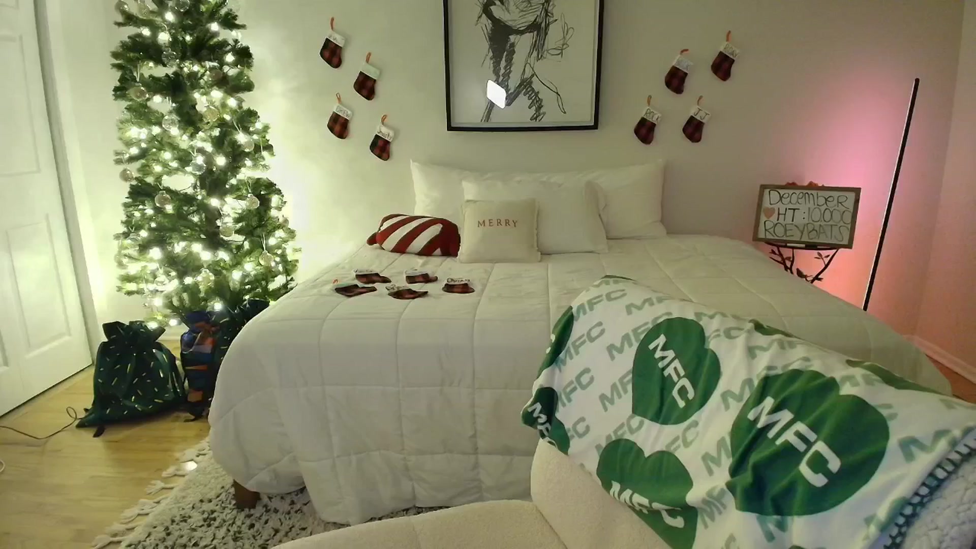 Gallery image thumbnail from AlyssaShy's myfreecams stream on, 12/07/2025, 05:40 image 7 of 20