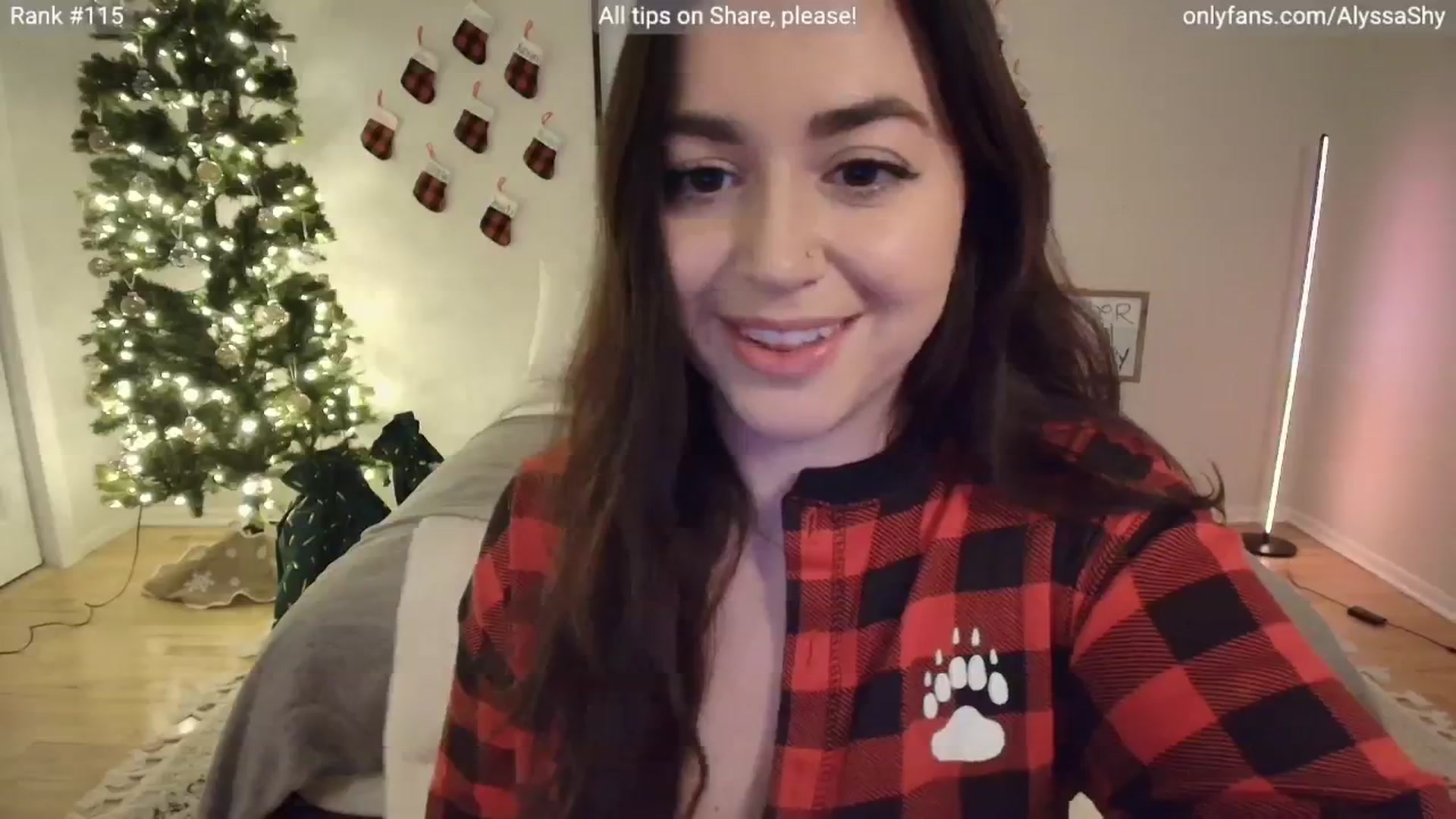Gallery image thumbnail from AlyssaShy's myfreecams stream on, 12/19/2025, 24:03 image 19 of 20