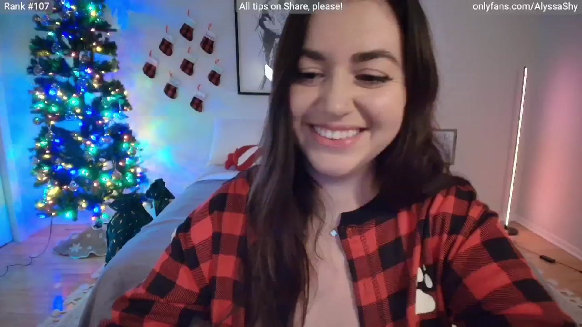 Gallery image thumbnail from AlyssaShy's myfreecams stream on, 12/19/2025, 01:53 image 19 of 20