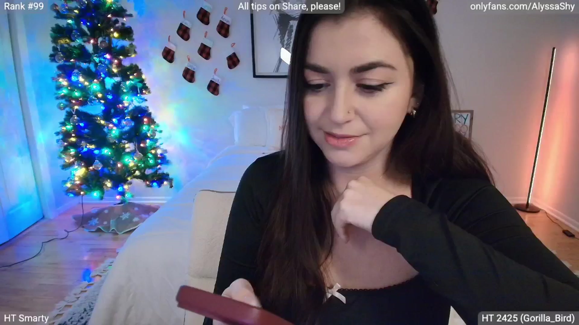 Gallery image thumbnail from AlyssaShy's myfreecams stream on, 01/03/2026, 22:43 image 14 of 20
