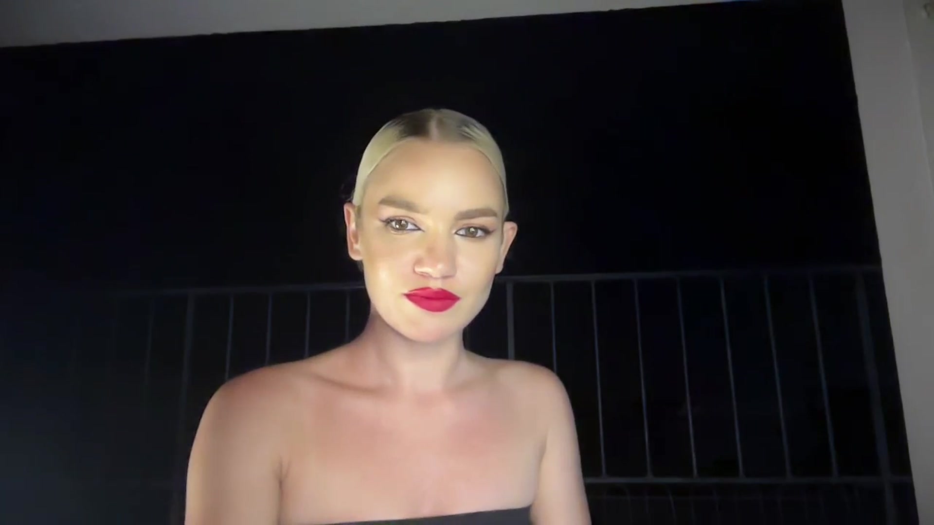 Gallery image thumbnail from AlyssaWhiteX's myfreecams stream on, 06/19/2024, 22:56 image 3 of 20