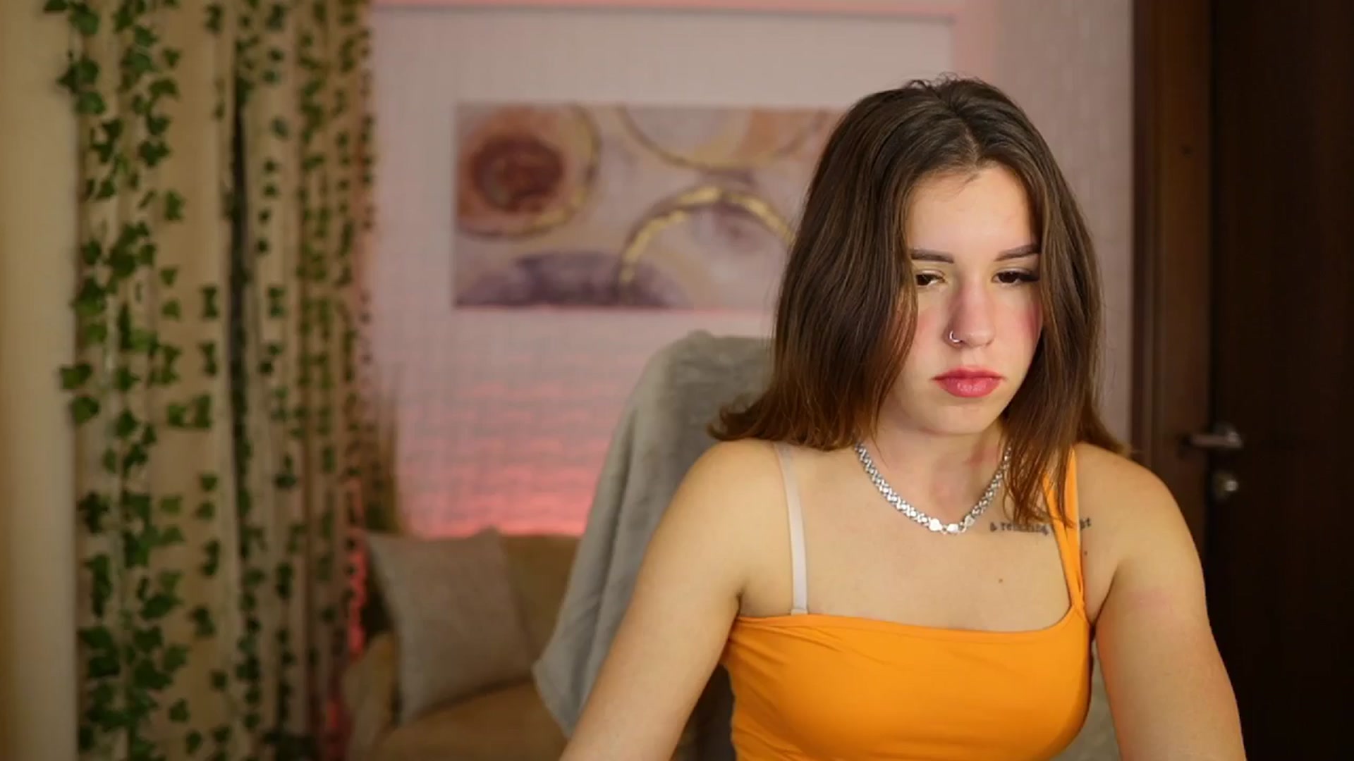 Gallery image thumbnail from Alyssa_Hall's myfreecams stream on, 10/31/2024, 16:21 image 15 of 20