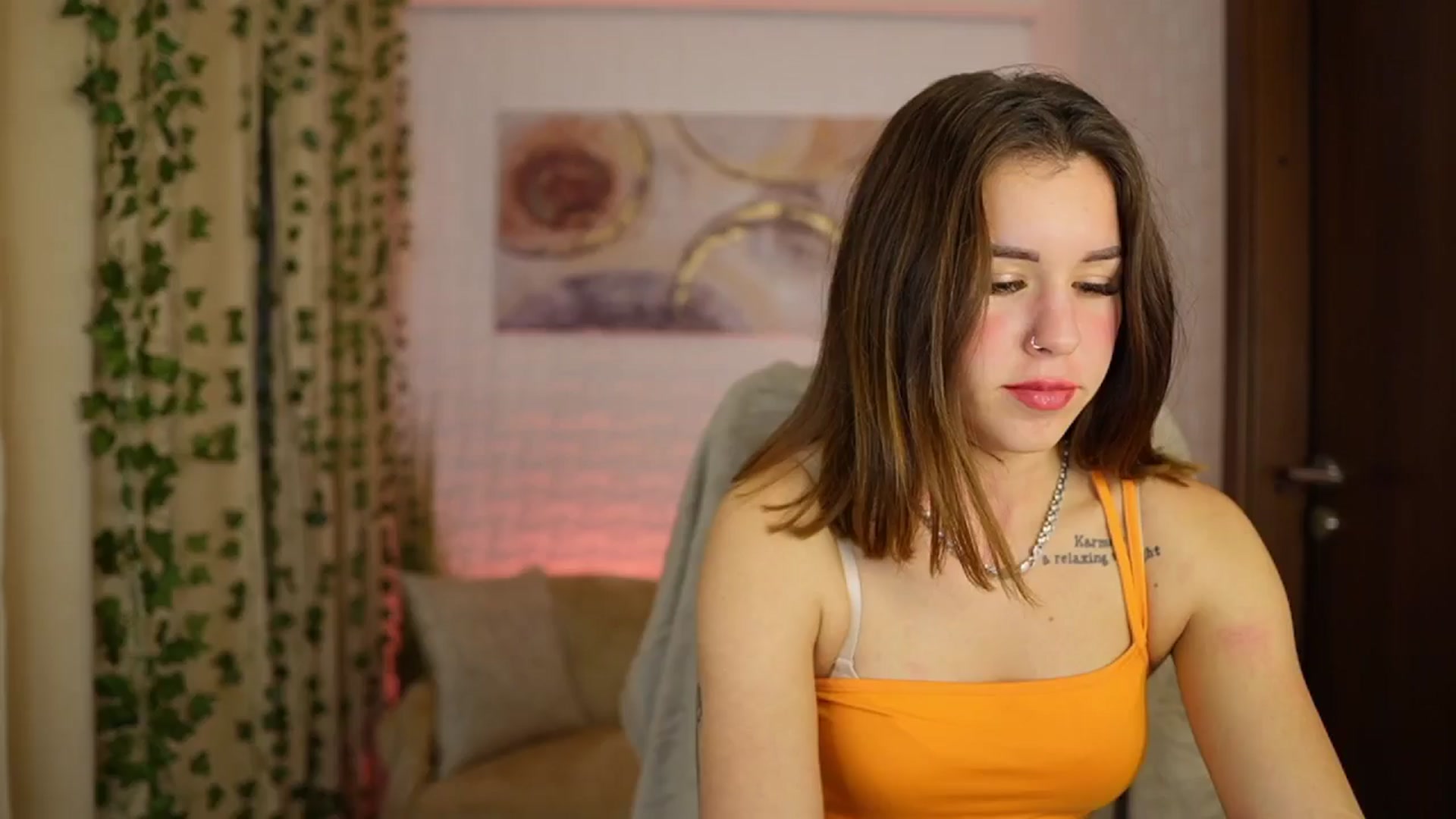 Gallery image thumbnail from Alyssa_Hall's myfreecams stream on, 10/31/2024, 16:21 image 13 of 20