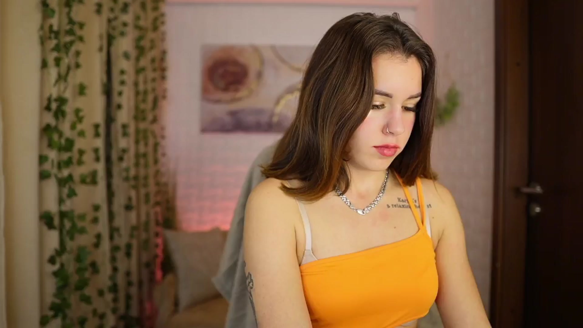Gallery image thumbnail from Alyssa_Hall's myfreecams stream on, 10/31/2024, 17:17 image 2 of 20
