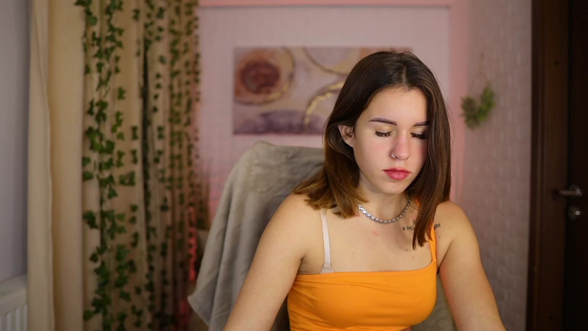 Gallery image thumbnail from Alyssa_Hall's myfreecams stream on, 10/31/2024, 17:17 image 14 of 20