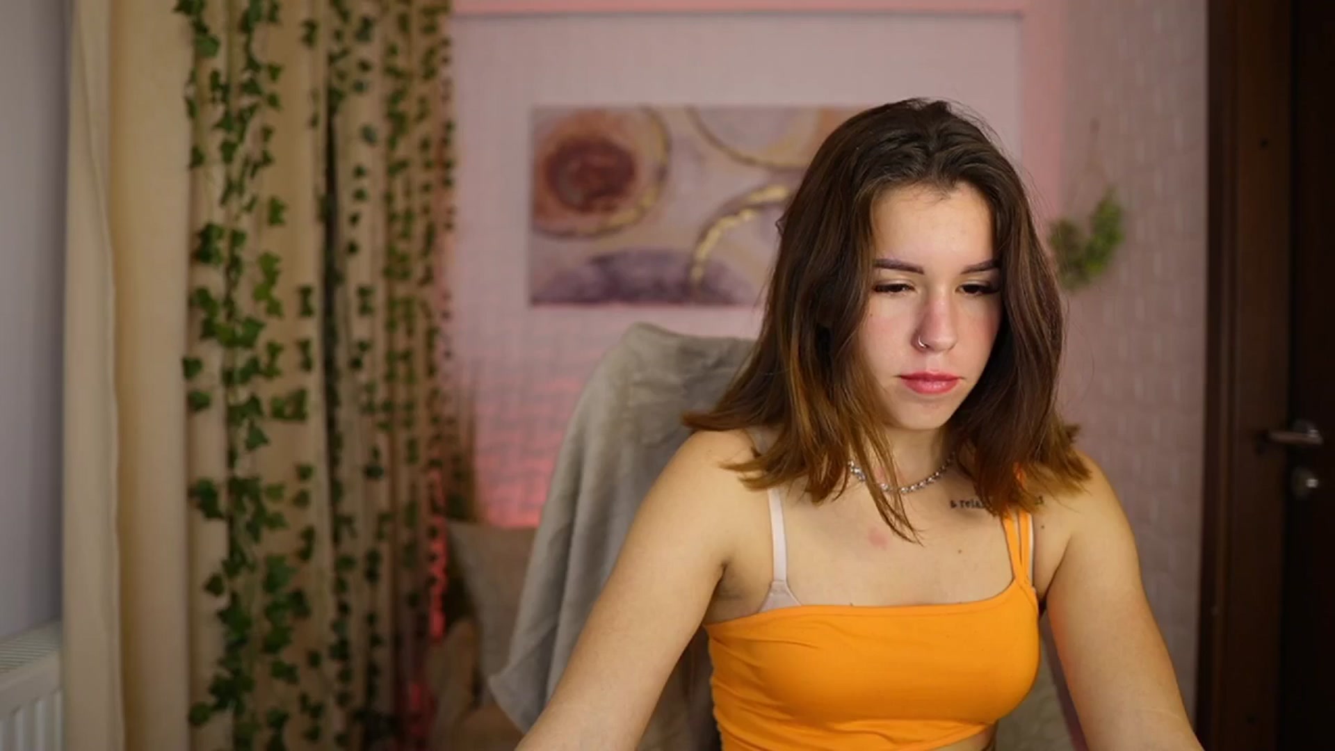 Gallery image thumbnail from Alyssa_Hall's myfreecams stream on, 10/31/2024, 17:17 image 19 of 20