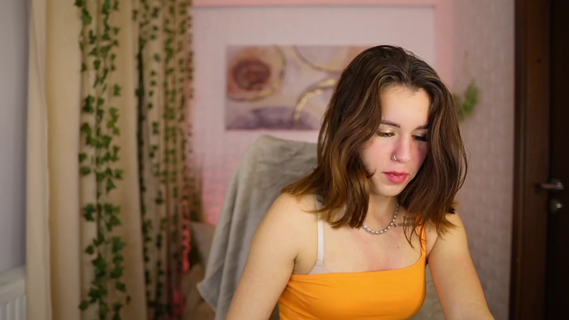 Gallery image thumbnail from Alyssa_Hall's myfreecams stream on, 10/31/2024, 18:24 image 10 of 20