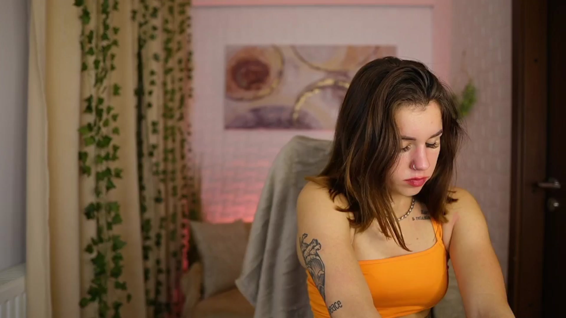 Gallery image thumbnail from Alyssa_Hall's myfreecams stream on, 10/31/2024, 18:41 image 2 of 20