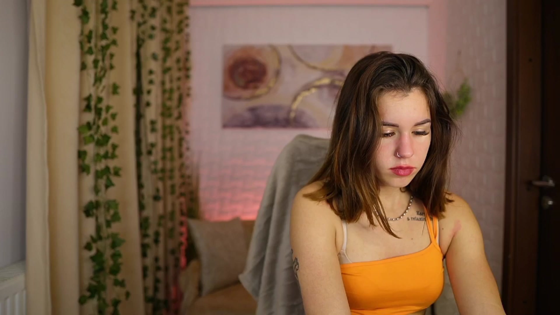 Gallery image thumbnail from Alyssa_Hall's myfreecams stream on, 10/31/2024, 18:41 image 4 of 20